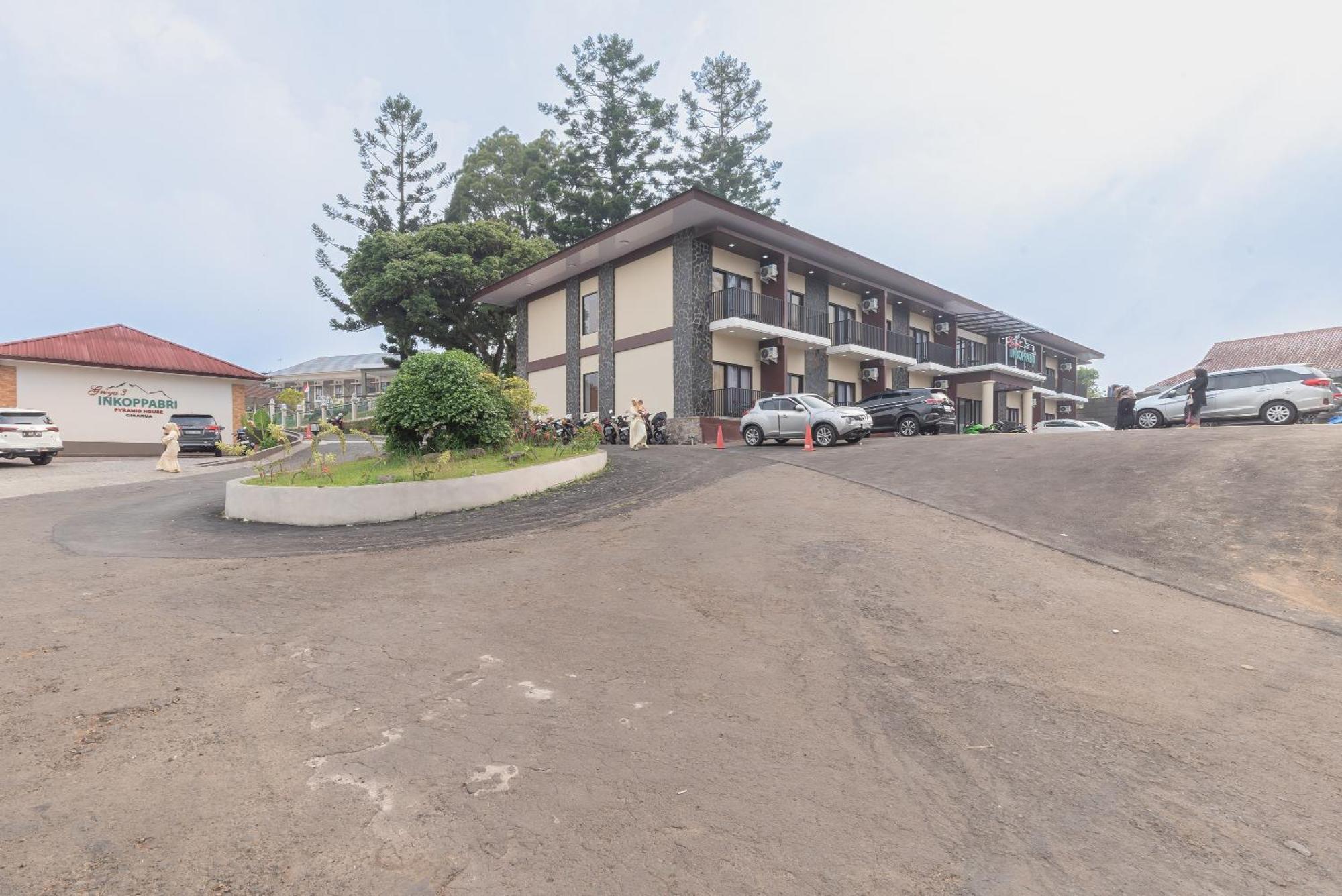 Urbanview Hotel Inkoppabri Cisarua Puncak Kültér fotó