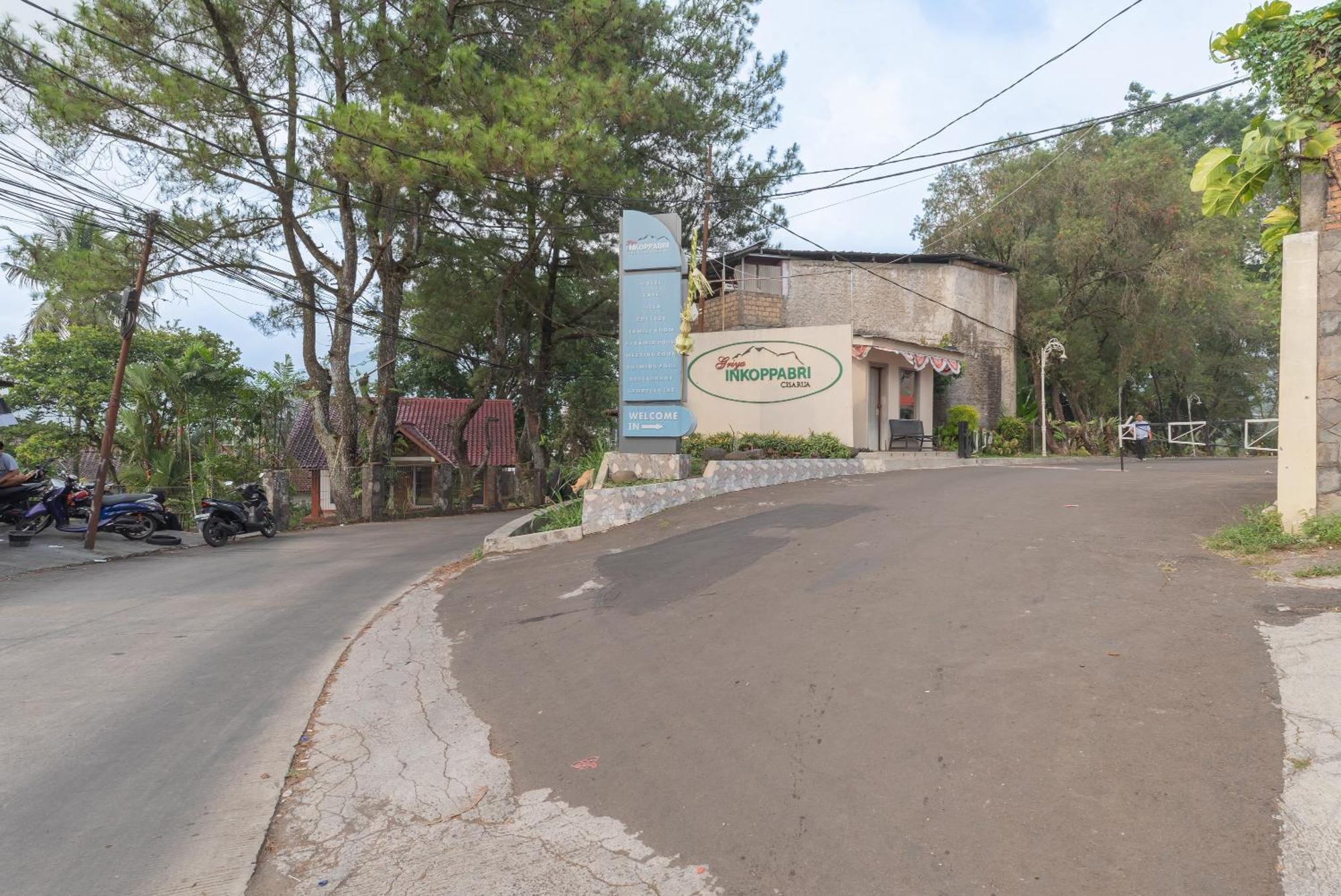 Urbanview Hotel Inkoppabri Cisarua Puncak Kültér fotó