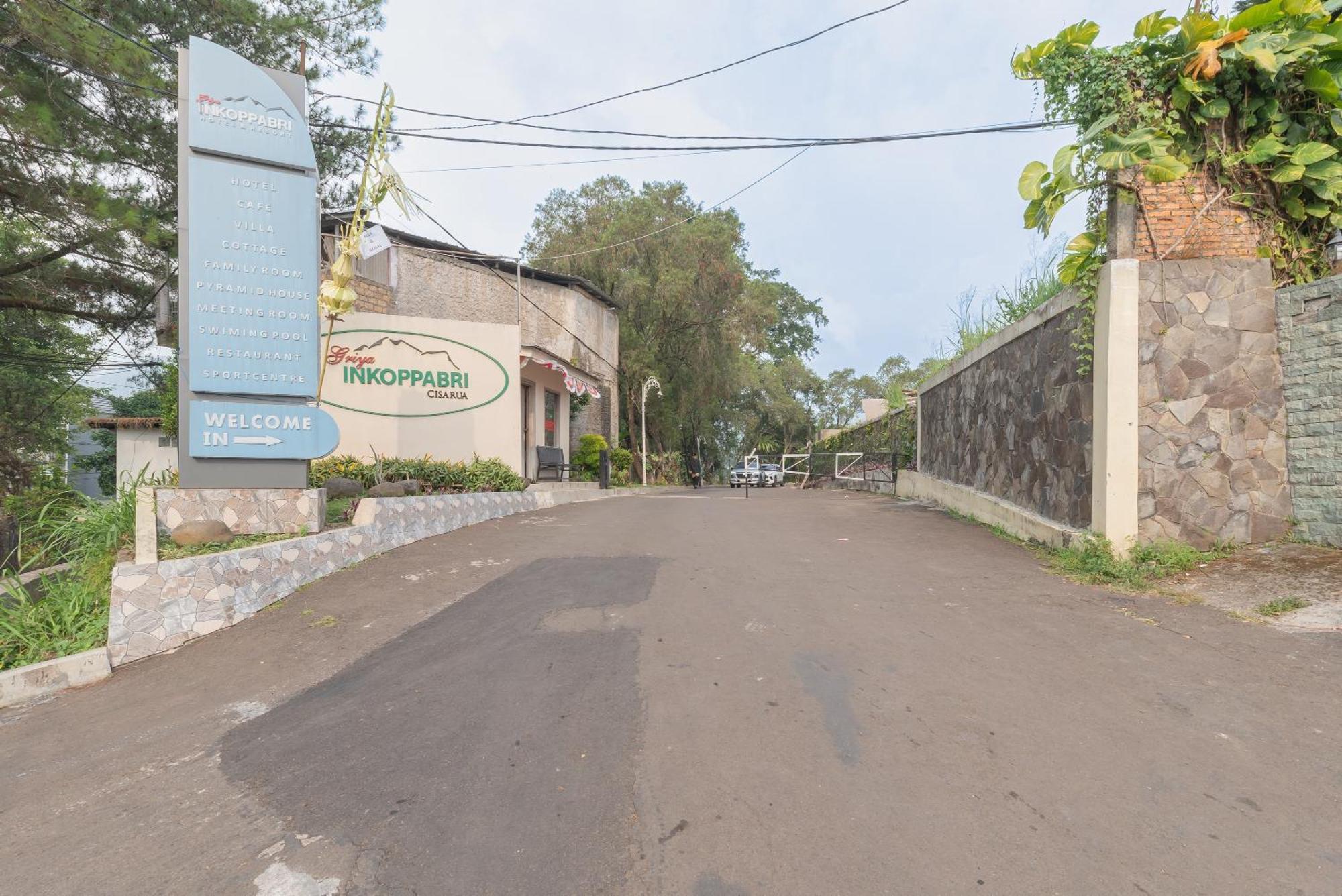 Urbanview Hotel Inkoppabri Cisarua Puncak Kültér fotó